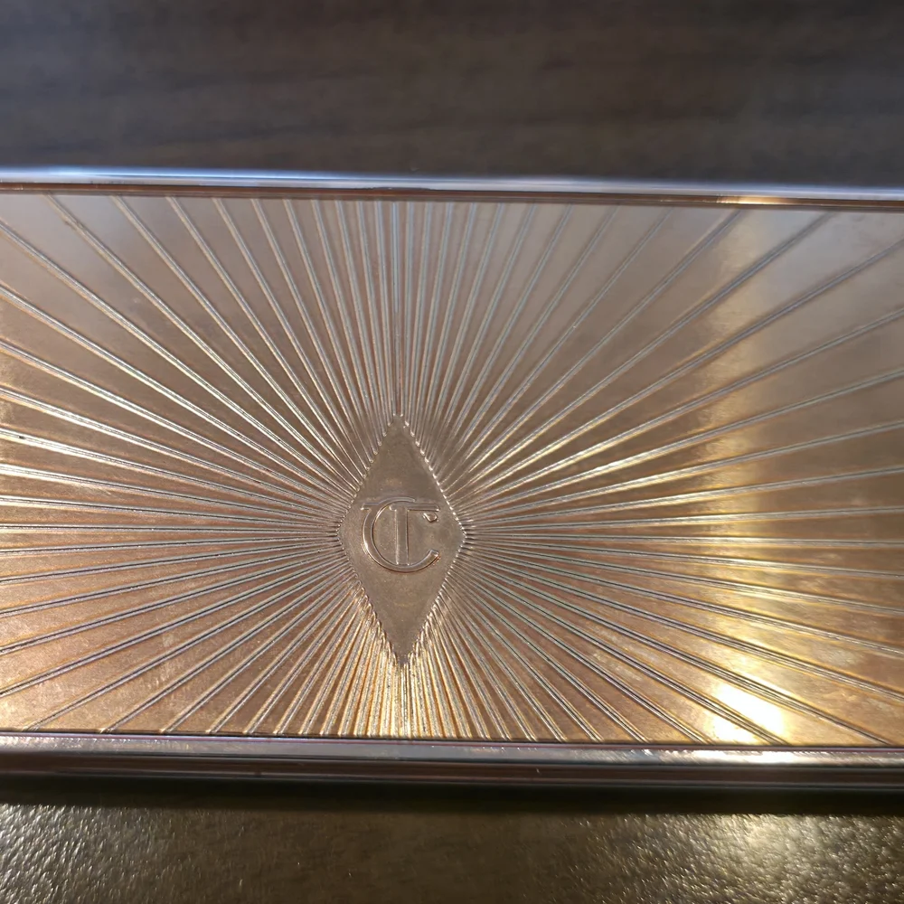 Charlotte Tilbury Bronze & Glow Palette - Tan and Cream - Picture 2 of 3